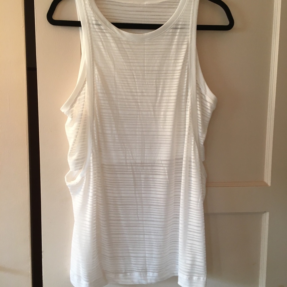 NWOT Lululemon women’s tank